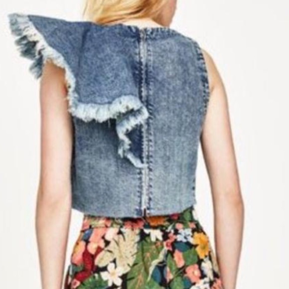 Zara cropped Chambray Denim Ruffle Top S Raw - Picture 2 of 8